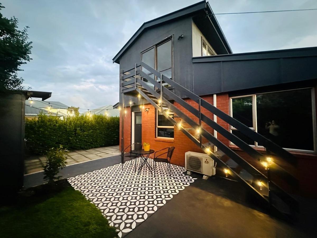2 Bed Beckenham Beauty - Pet Friendly Villa Крайстчърч Екстериор снимка