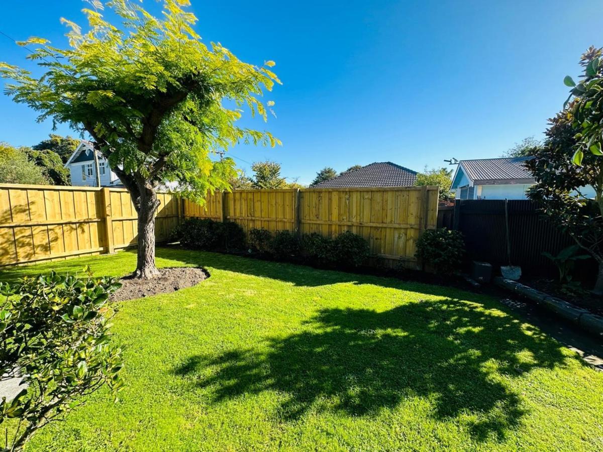 2 Bed Beckenham Beauty - Pet Friendly Villa Крайстчърч Екстериор снимка