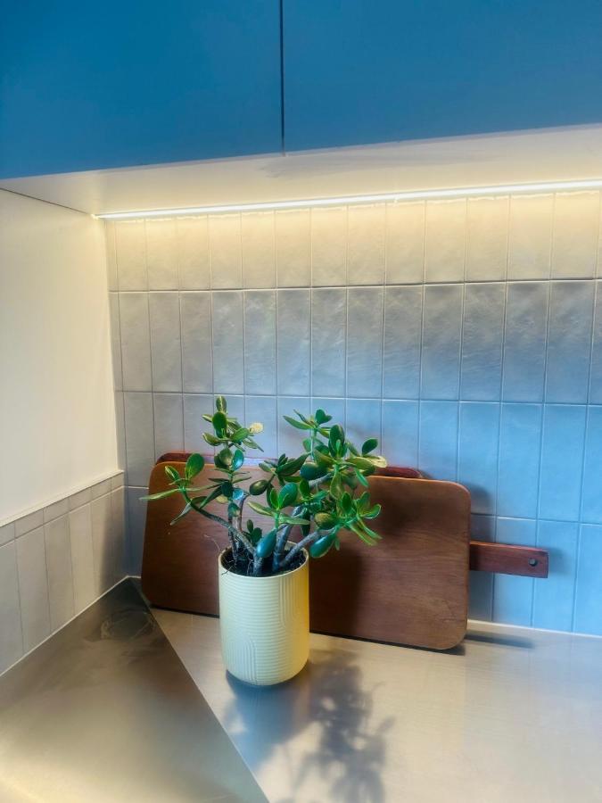 2 Bed Beckenham Beauty - Pet Friendly Villa Крайстчърч Екстериор снимка