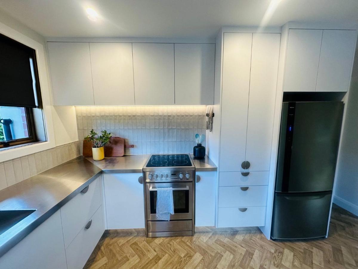 2 Bed Beckenham Beauty - Pet Friendly Villa Крайстчърч Екстериор снимка