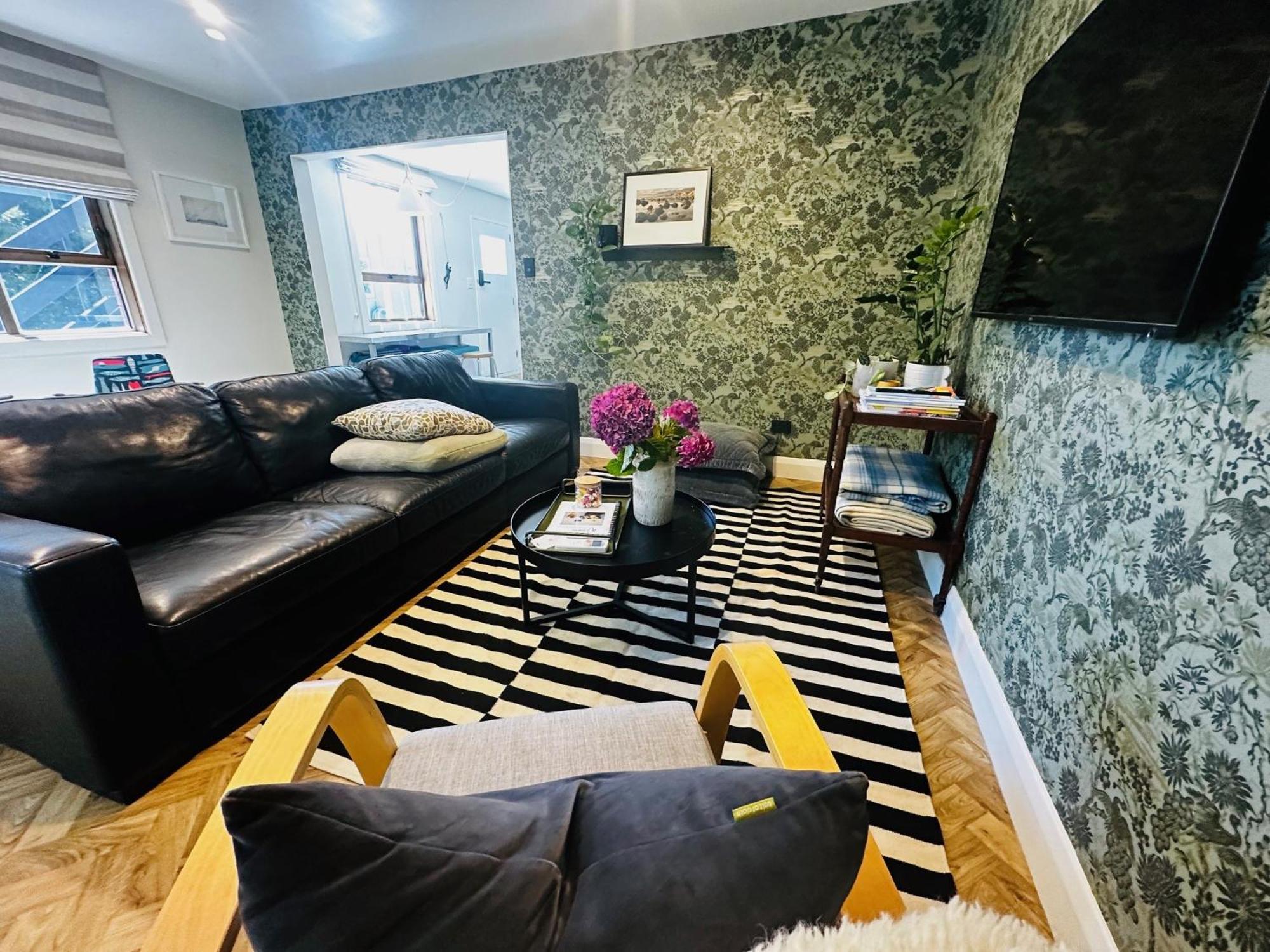 2 Bed Beckenham Beauty - Pet Friendly Villa Крайстчърч Екстериор снимка